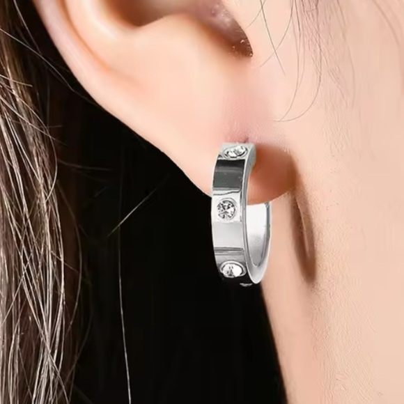 NEW LUXURY SMALL ZIRCONIA STUDDED HOOP EARRINGS Gold or Silver - Picture 2 of 12